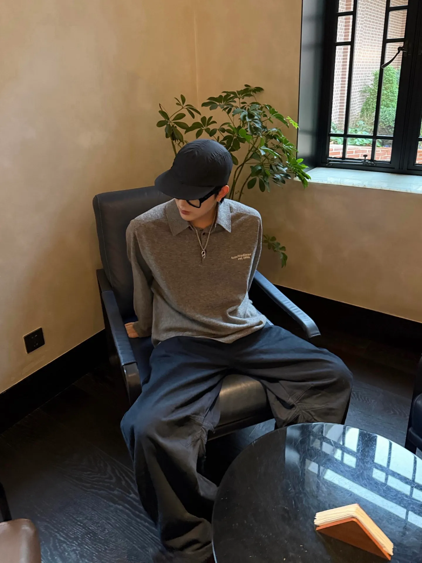 「 」